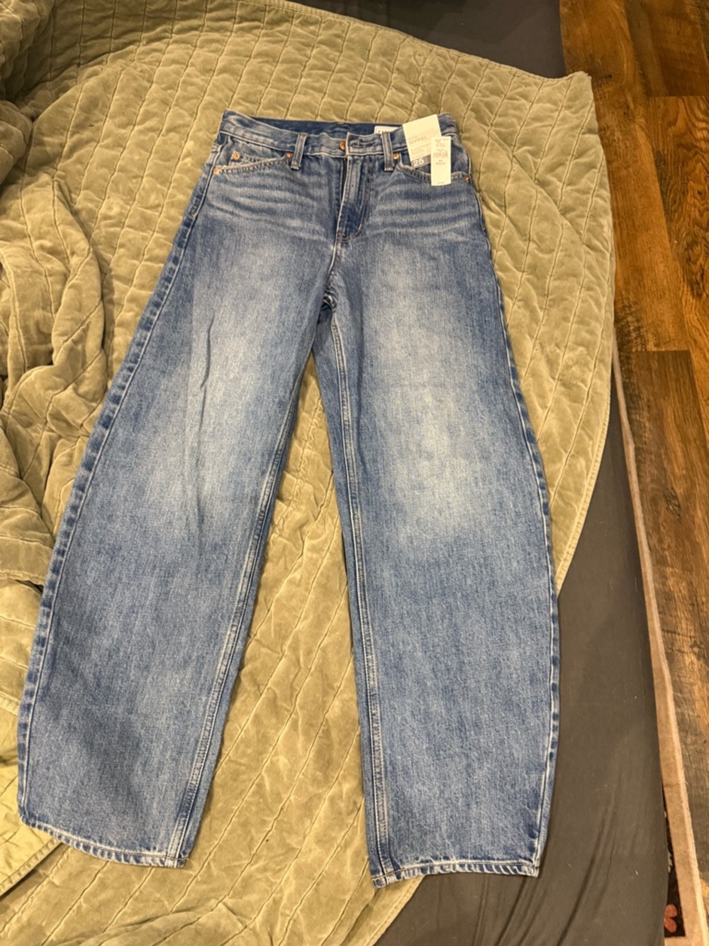 Gap High Rise Barrel Jeans (Unworn With Tags)